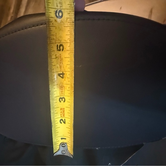 Ralph Lauren Navy Leather Drawstring Shoulder Bucket Bag with Gold RL Accent - Picture 11 of 12